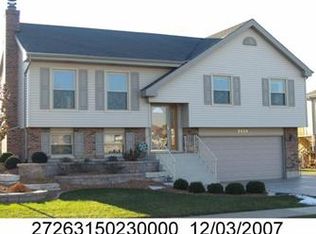 8525 Steeple Dr, Tinley Park, IL 60487