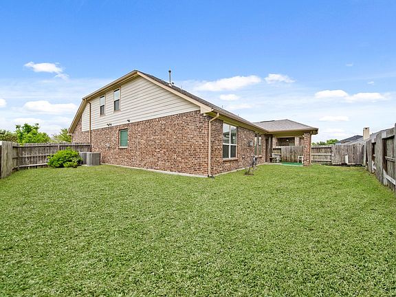 5th image of 322 Lake Rim Dr