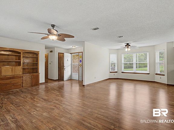 4th image of 2847 Avenida Alberto