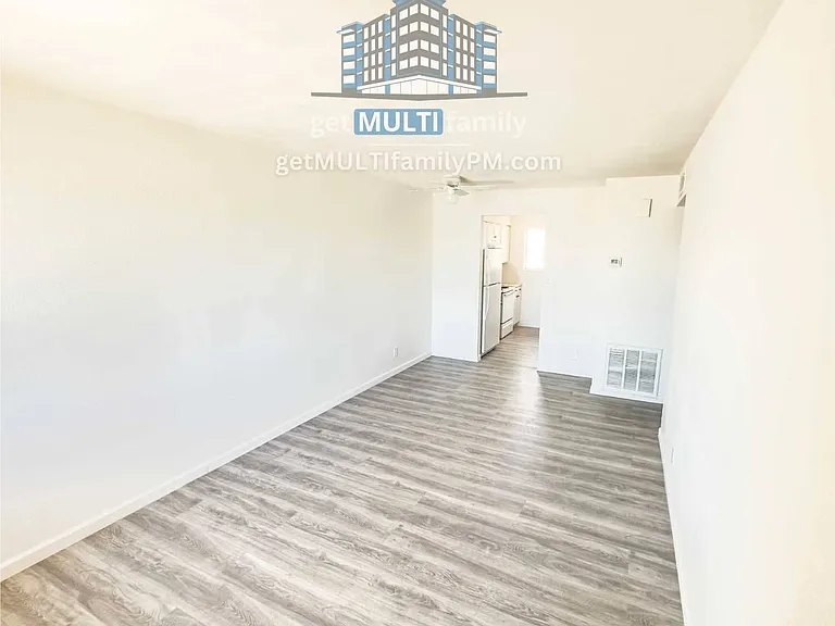 7120 N 66th Dr #101 — Photo 9
