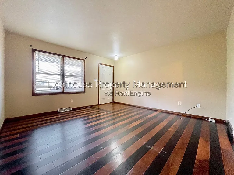 8128 20th Ave — Photo 3