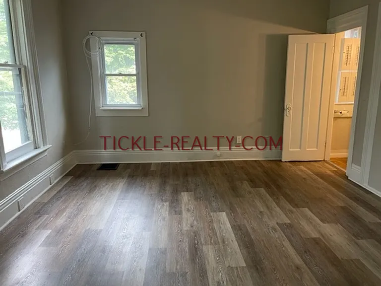 165 Park Ave — Photo 2