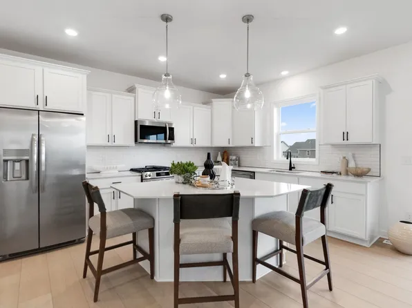 4618 Buckingham Dr NW, Rochester, MN 55901