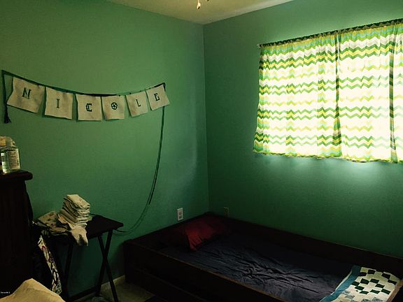 4th image of 835 Clarke Ave