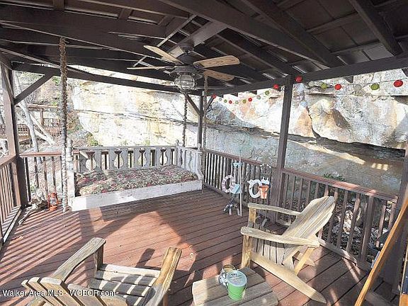 Image 4: Lakeside Pavilion