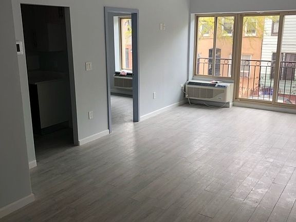 5th image of 165 Stockholm St #3R