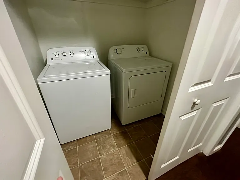1809 Cousins Ct #2 — Photo 9