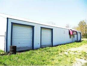 Commercial Building on 3.5 Acr