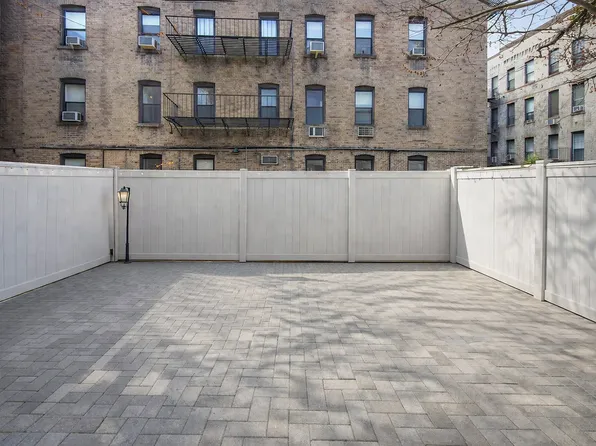 206 East 83rd Street image 1 of 2