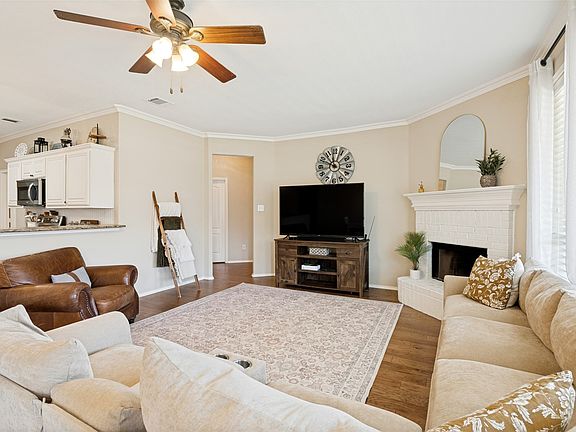 3rd image of 702 Champlain Ct