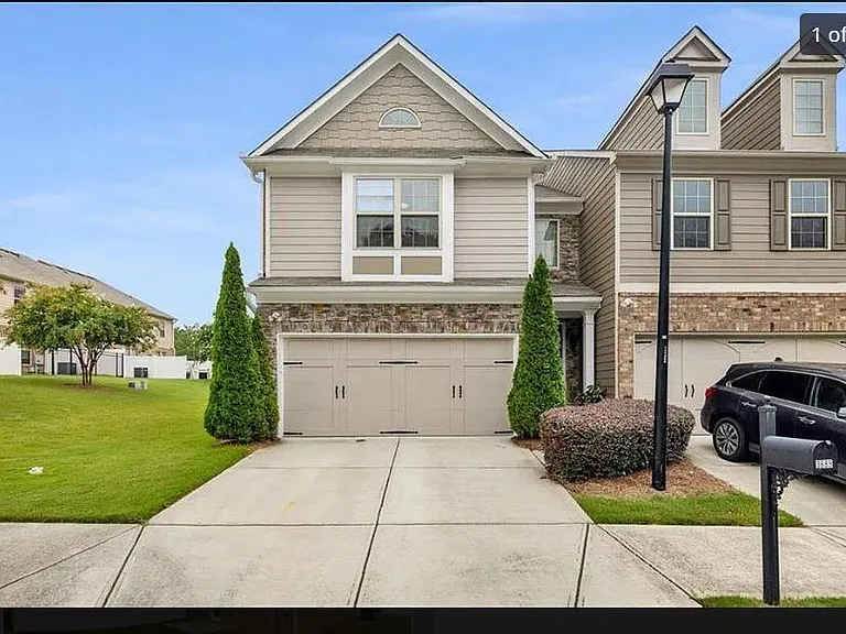 3689 Brockenhurst Dr — Photo 1