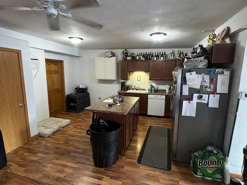 206 W Main St #3