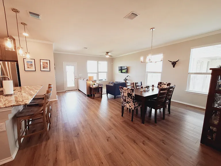 7911 Libretto Ln — Photo 4