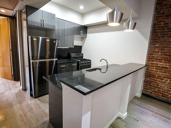 4th image of 1552 Greene Ave #2B