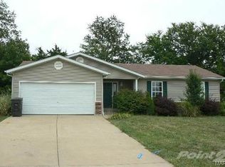 1070 Sleepy Hollow Dr, Troy, MO 63379
