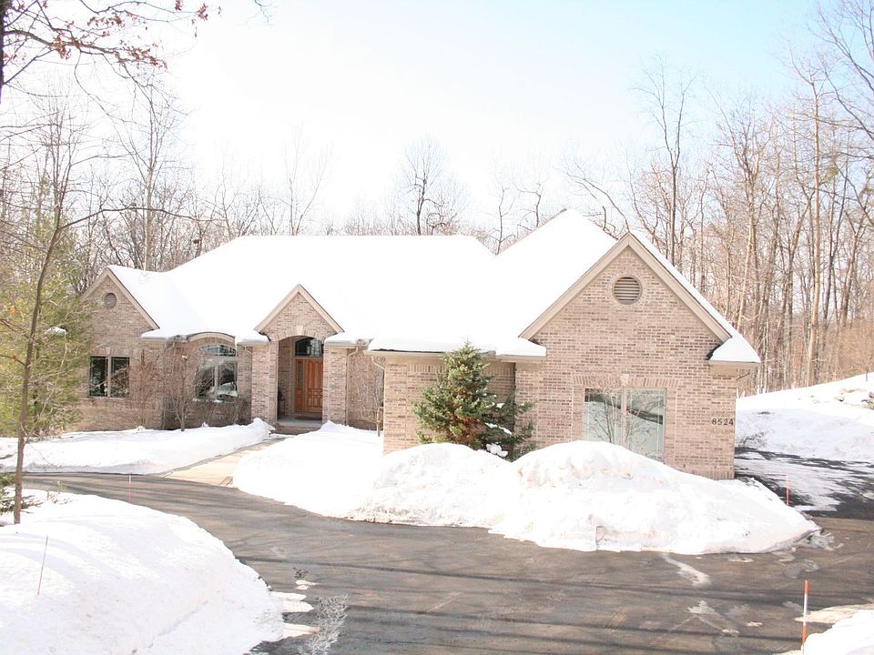 1st image of 8524 Royal Woods Dr