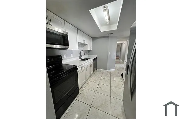 Building Photo - 4932 Sanoma Vlg #20