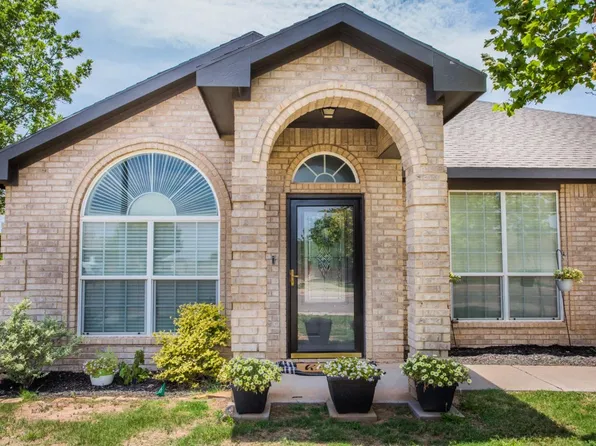 1502 Westminster Ave, Wolfforth, TX 79382