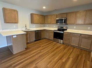 1096 Pebblecreek Dr #B, Warrensburg, MO 64093