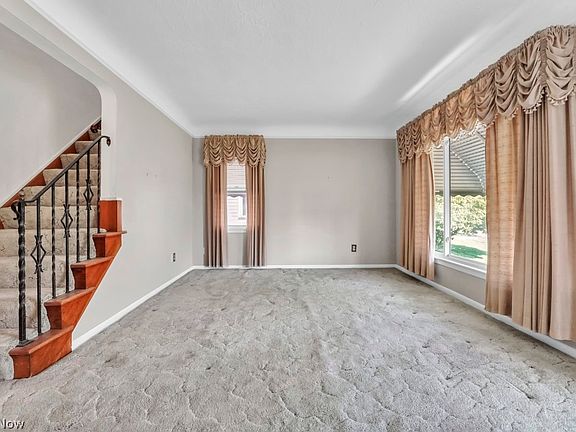 3rd image of 13708 Woodward Blvd
