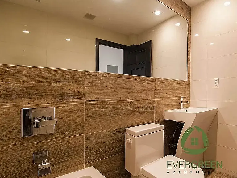 957 Kent Ave #3 — Photo 5