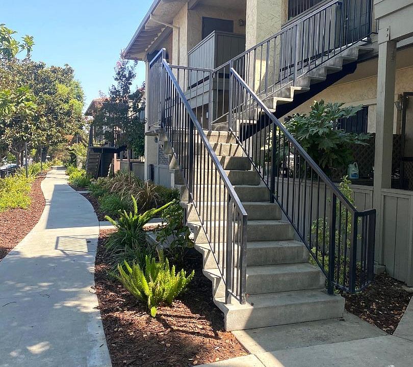 1st image of 25 Kenbrook Cir