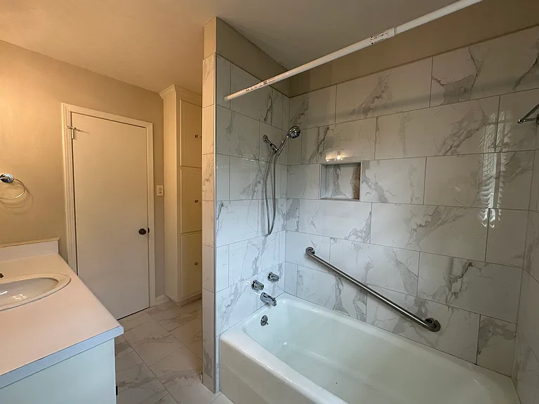350 Riverdale Dr — Photo 18