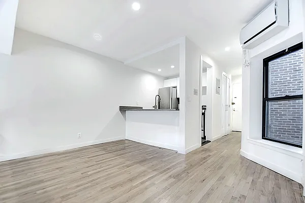 Rented by Urbane Brokerage | media 13