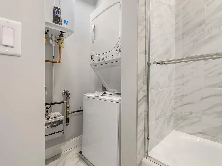 276-282 Hanover St #11 — Photo 9