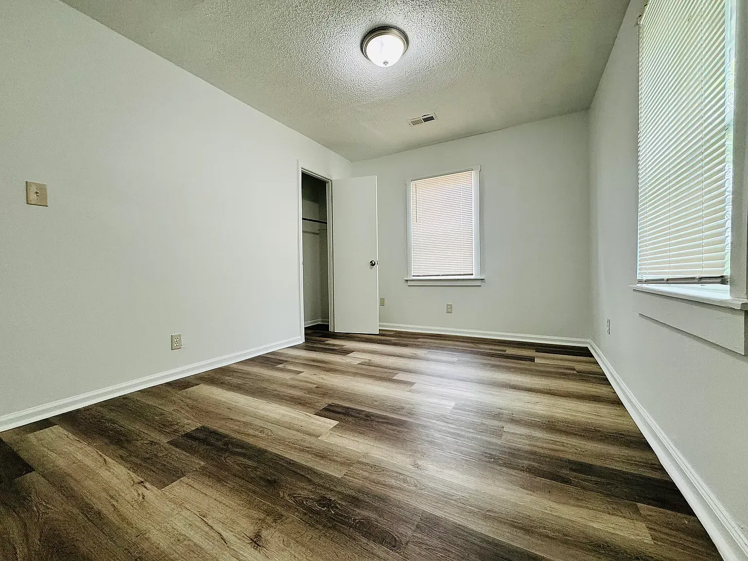 2 bed, 750 sqft, $1,100 — Photo 3