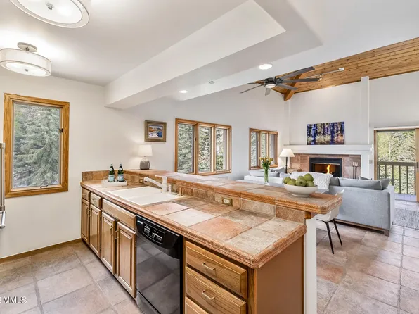 1206 Village Rd APT 302, Beaver Creek, CO 81620