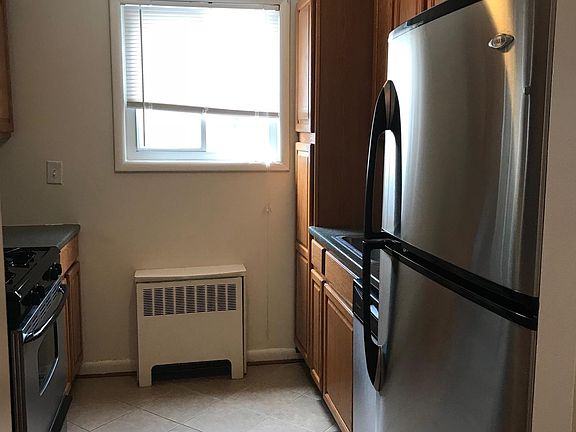 5th image of 616 N Piedmont St APT 203