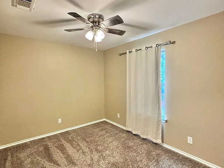 908 N Garfield St — Photo 12