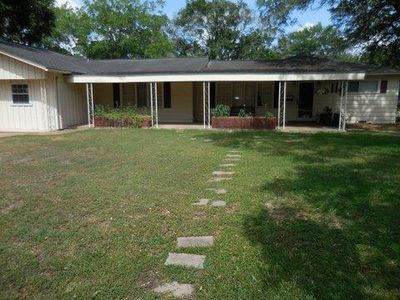 702 Avenue J St, El Campo, TX, 77437