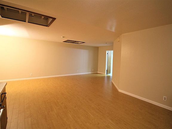 3rd image of 161 Tunstead Ave