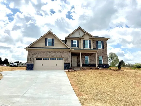 111 Owl Ln, Winston Salem, NC 27127