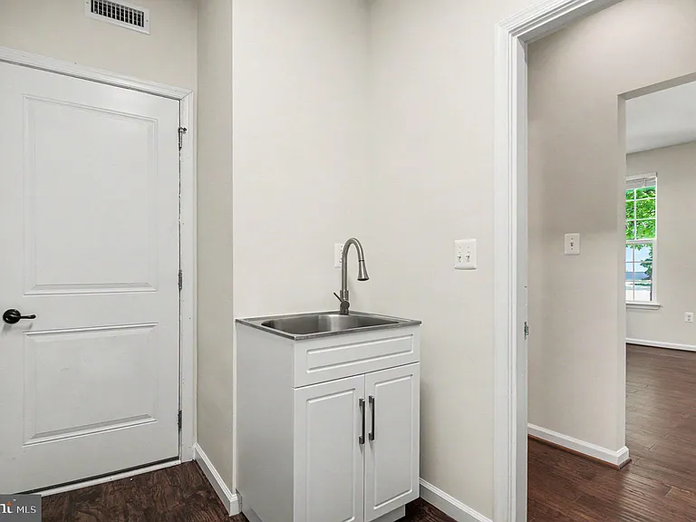 1643 Dorothy Ln — Photo 11