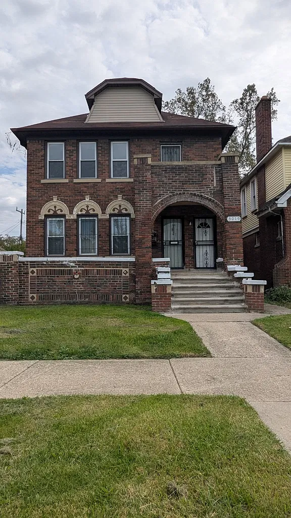 3019 Pasadena St — Photo 1