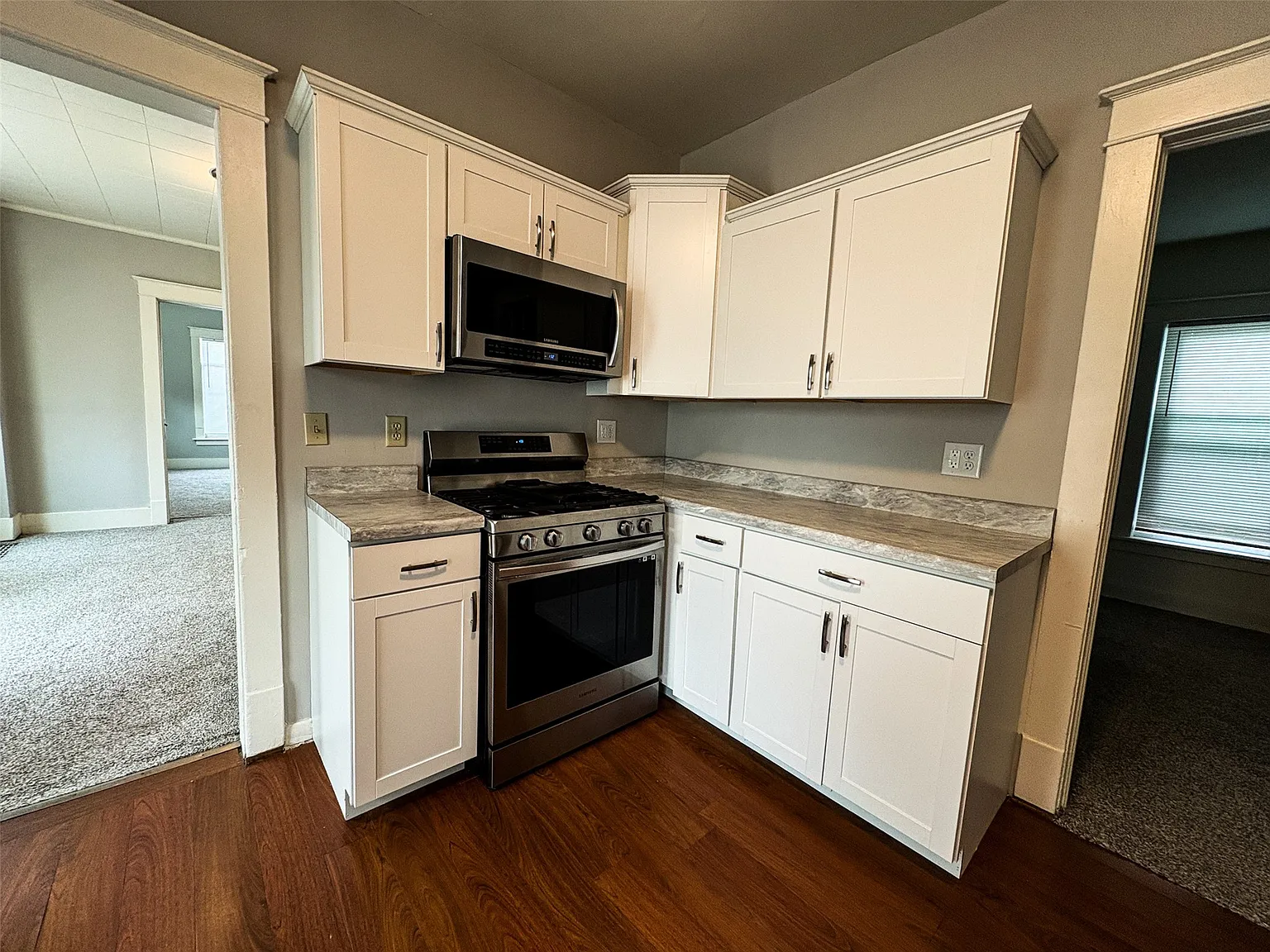 3 bed, 1.0 bath, 1212 sqft, $1,200 — Photo 4