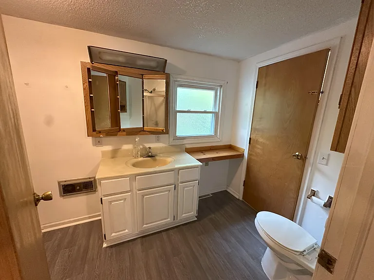 214 W Church St — Photo 9