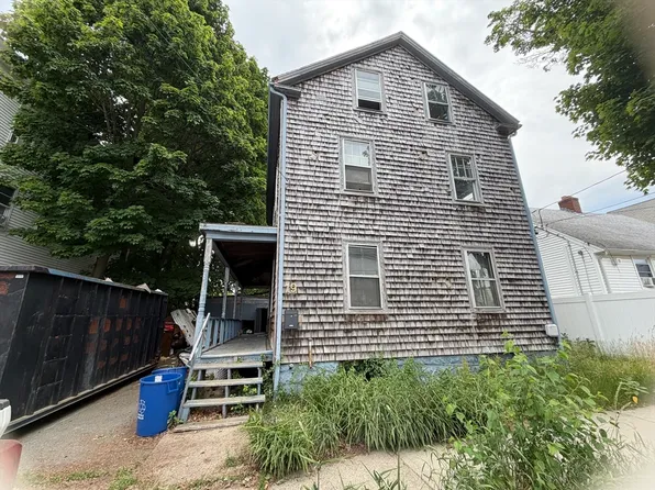 19 Swampscott Ave, Peabody, MA 01960