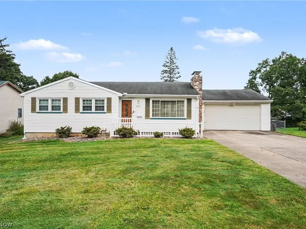 1997 Heather Ln, Youngstown, OH 44511