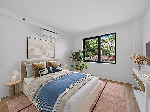5th image of 77 Clarkson Ave APT 1D