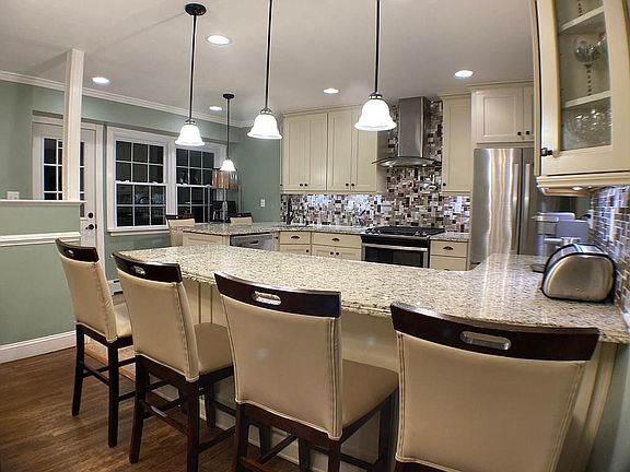 COUNTER SPACE GALORE!