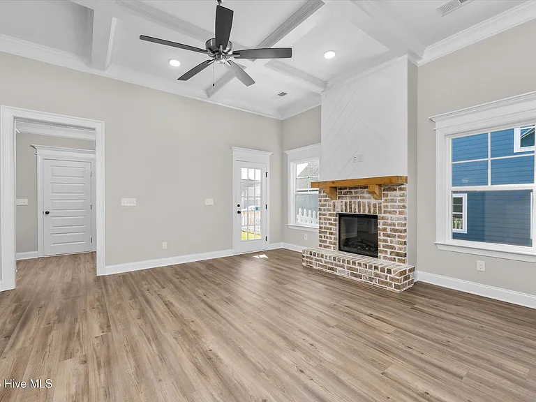 915 Sandpiper Xing — Photo 21
