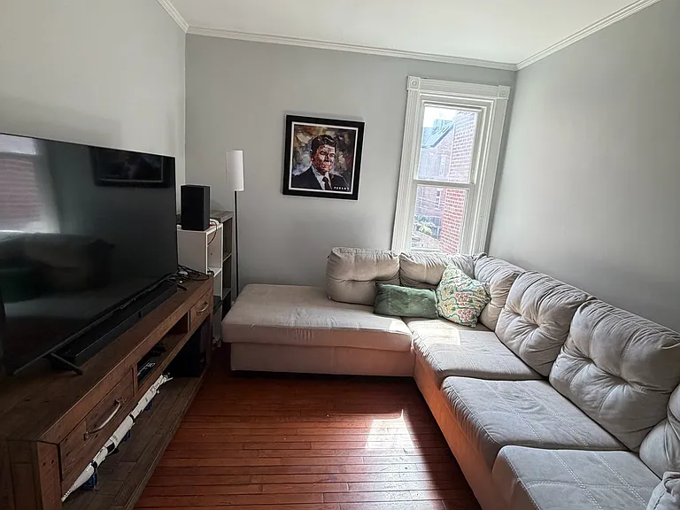 411 11th St NE — Photo 30