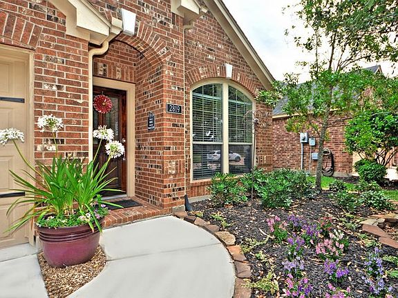 3rd image of 2819 Helding Park Ct