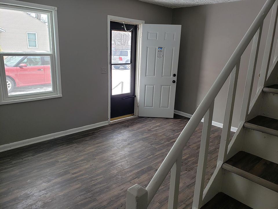 1st image of 619 W High St