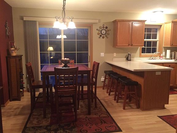 5th image of 306 Bay Park Ct