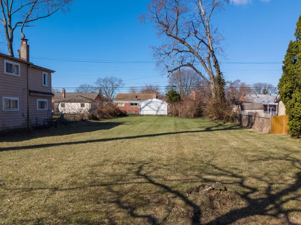 8505 Fenton St, Dearborn Heights, MI 48127